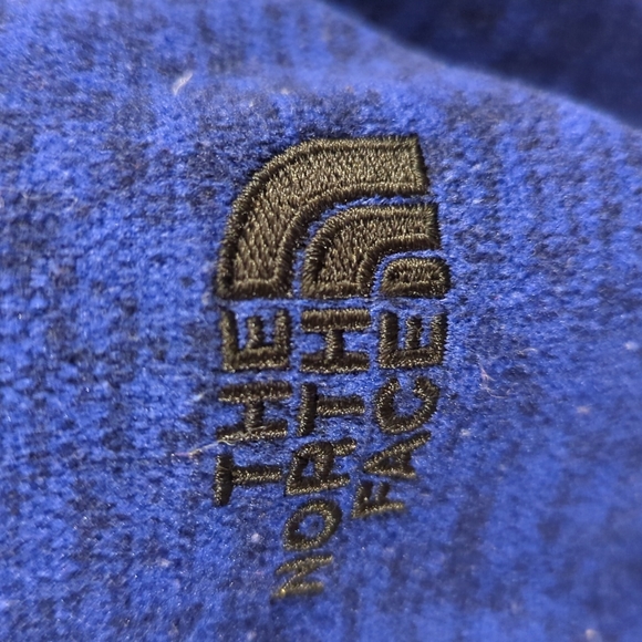 North Face girls jacket - Picture 4 of 5